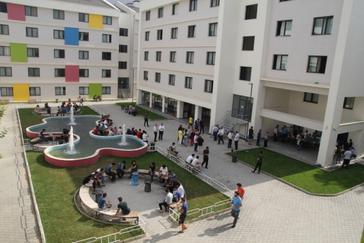 KYK yurtlarına yapılan y&uuml;zde 80'lik zamma gen&ccedil;lerin tepkisi: Cemaat yurtlarına mecbur bırakılıyoruz (&Ouml;ZEL HABER)