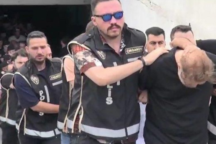&Uuml;nl&uuml; isimler Emniyet'e &ccedil;ağırılmıştı! 'Sarallar' &uuml;yeleri hara&ccedil; i&ccedil;in eğlence mekanı basmışlar