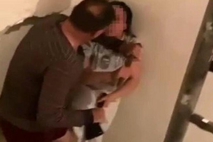 Keserle ev bastı! K&uuml;&ccedil;&uuml;k &ccedil;ocukların &ccedil;ığlığı dehşet anlarını ortaya &ccedil;ıkardı
