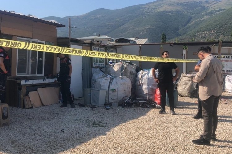 Bursa'da hurdalıkta korkun&ccedil; cinayet! D&ouml;ve d&ouml;ve &ouml;ld&uuml;rd&uuml;ler
