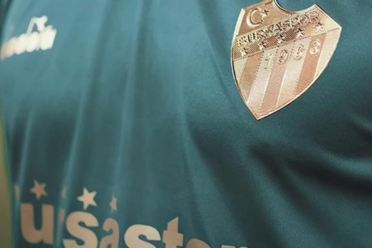 El emeği g&ouml;z nuruyla hazırlanan &ouml;zel "yadig&acirc;r" formalar