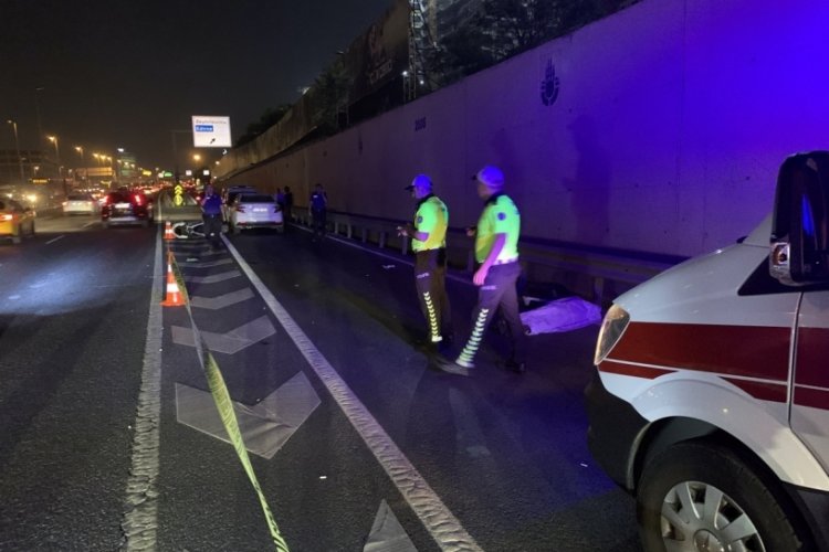 İstanbul E-5 Karayolu'nda feci kaza: 1 &ouml;l&uuml;