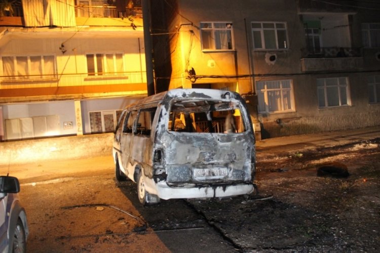 Ekmek teknesi yandı, g&ouml;zyaşlarına boğuldu