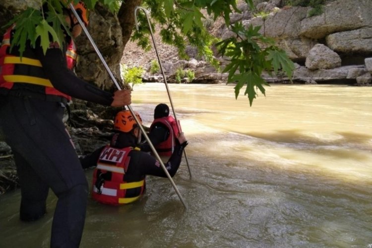 K&ouml;pr&uuml;l&uuml; Kanyona giren Asyalı gen&ccedil; 27 g&uuml;nd&uuml;r kayıp