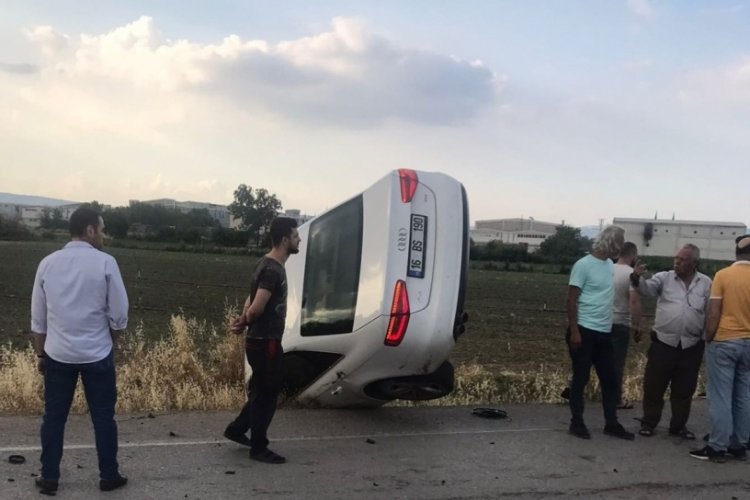 Bursa'da yoldan &ccedil;ıkan otomobil havalanıp takla attı