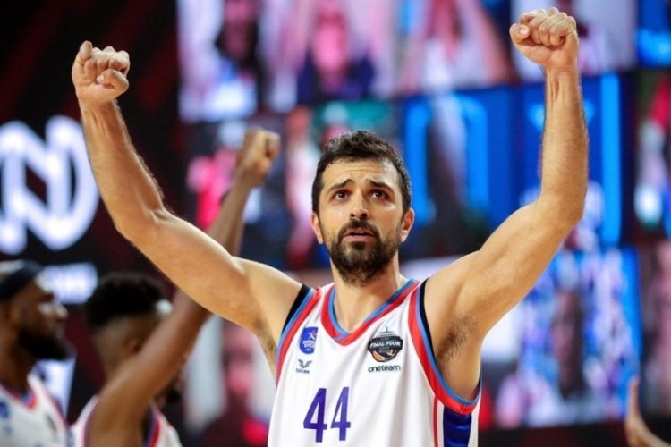 Anadolu Efes, Krunoslav Simon ile yollarını ayırdı