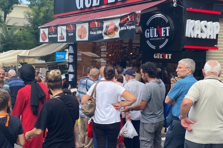 Bursa'da kurban kesemeyenler kasaplara akın etti (&Ouml;ZEL HABER)