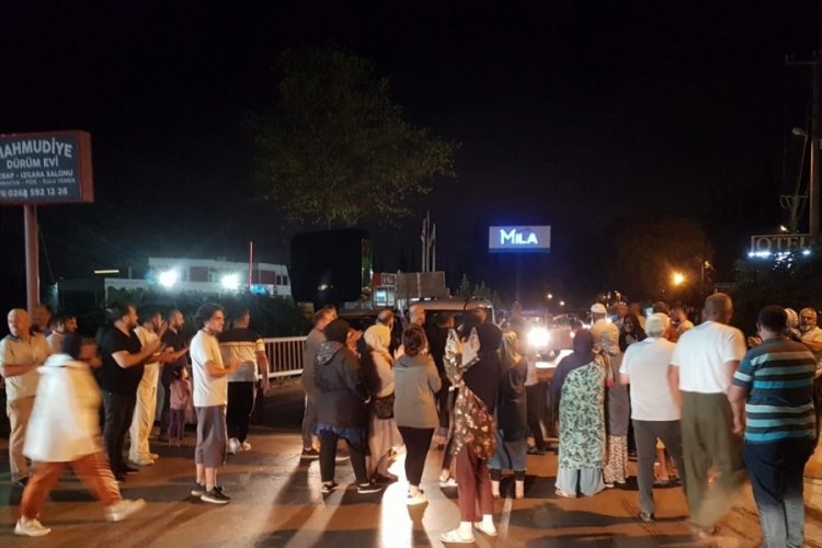Kazalara &ouml;nlem alınmasını isteyen vatandaşlar yolu kapattı