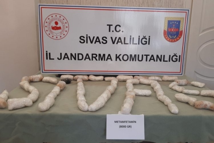 Jandarmanın durdurduğu TIR'dan kilolarca metamfetamin &ccedil;ıktı