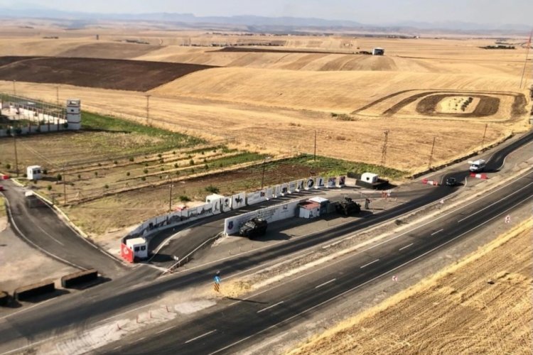 Diyarbakır'da trafik havadan denetlendi: 26 ara&ccedil; s&uuml;r&uuml;c&uuml;s&uuml;ne ceza