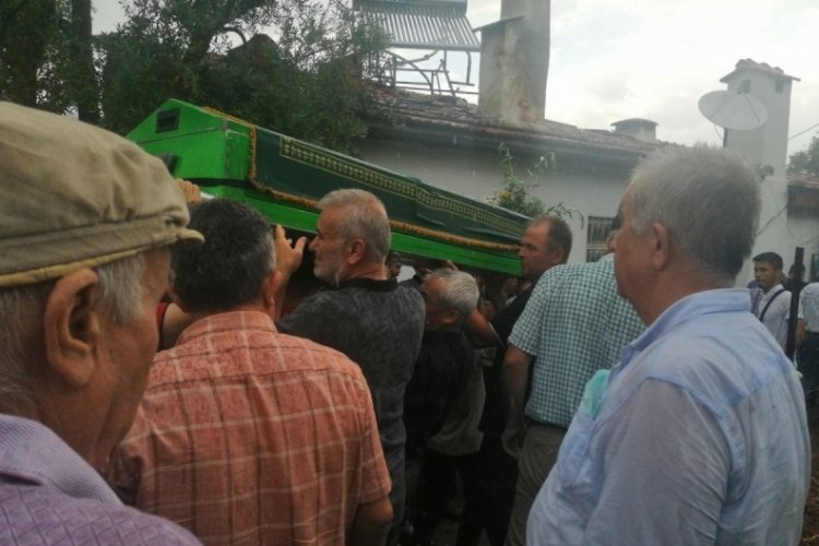 Muğla'da zincirleme kazada hayatını kaybeden &ccedil;ift son yolculuğuna uğurlandı