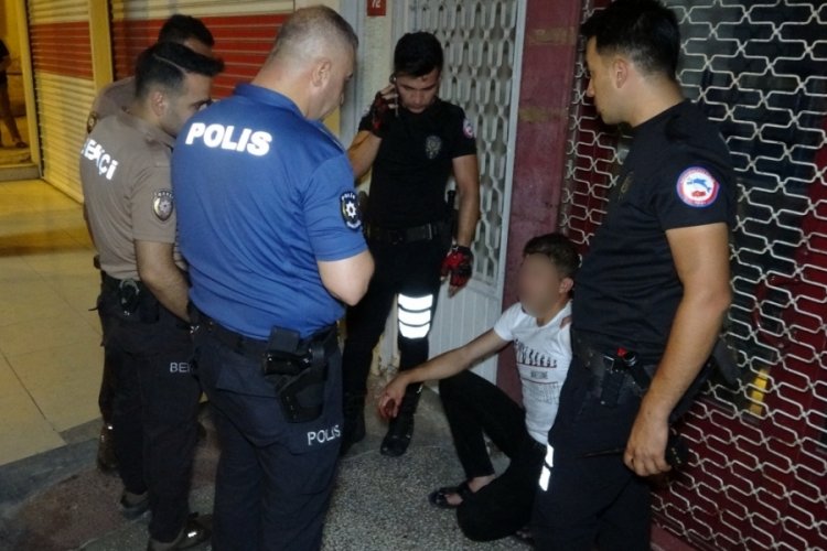 Eşine laf atan şahsa meydan dayağı