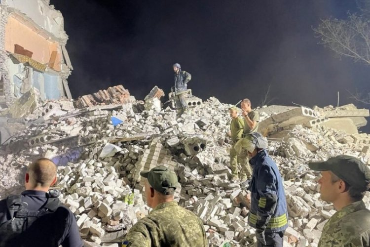 Rusya Donetsk'te apartman vurdu: 6 &ouml;l&uuml;, 5 yaralı
