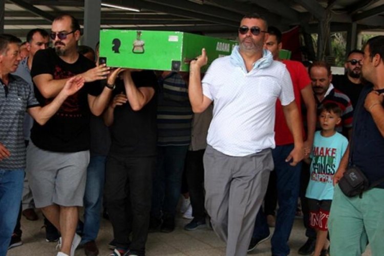 Adanada'da kamyonetin altında kalan Oğuz Kaan, son yolculuğuna formasıyla uğurlandı