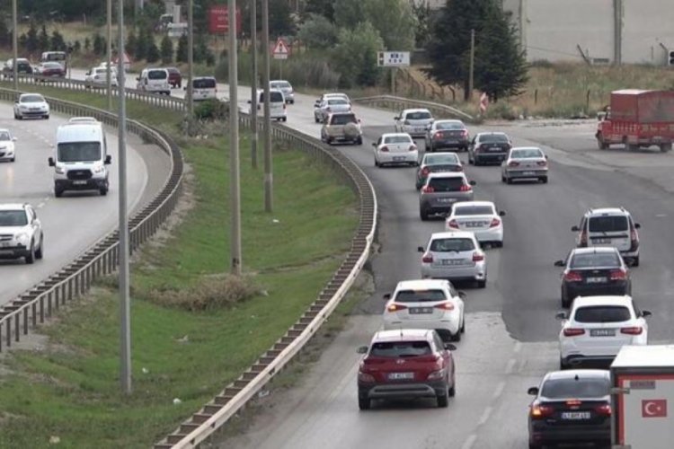 Tatilin ikinci g&uuml;n&uuml;nde de trafik yoğunluğu