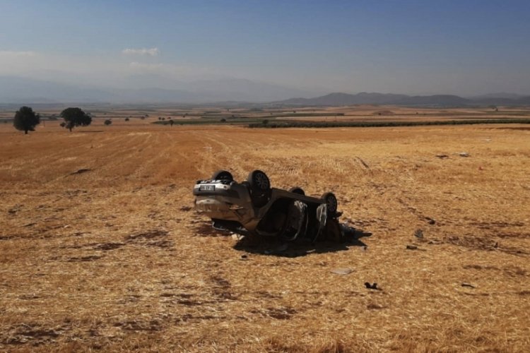 Korkun&ccedil; kaza! Tarlaya u&ccedil;an otomobildeki 7 kişi yaralandı