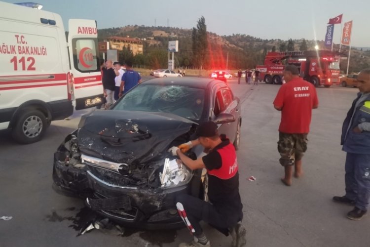 Adıyaman'da otomobiller &ccedil;arpıştı: 7 yaralı
