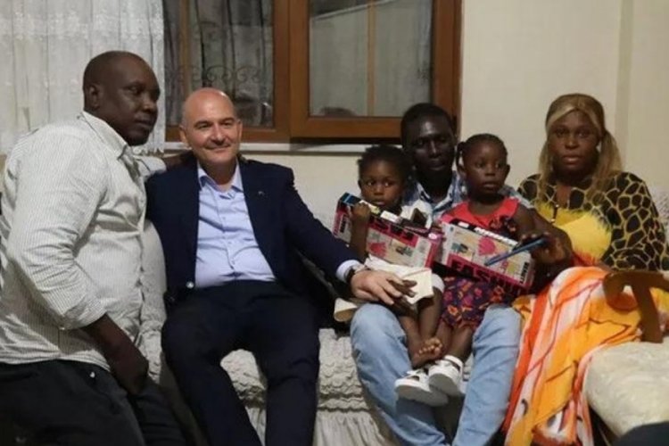 Bakan Soylu'dan ırk&ccedil;ı saldırıya uğrayan Senegalli aileye ziyaret
