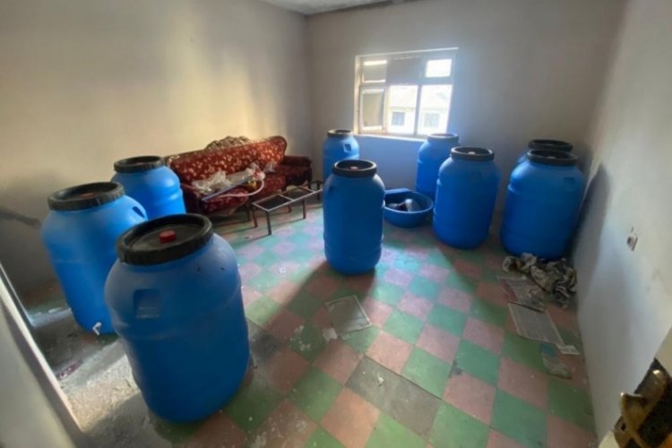 5 bin 420 litre sahte i&ccedil;ki ele ge&ccedil;irildi