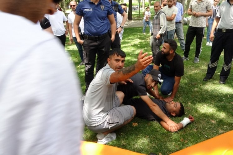 Gezi Parkı'nda korkun&ccedil; olay: Bileğini kesti!