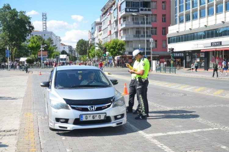 Uşak'ta bin 638 s&uuml;r&uuml;c&uuml;ye para cezası