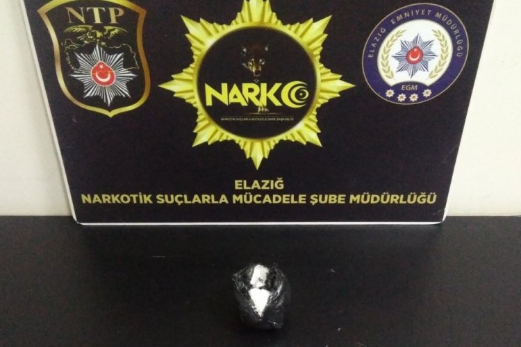 Dedekt&ouml;r k&ouml;peği uyuşturucu tacirlerine ge&ccedil;it vermedi: 5 g&ouml;zaltı
