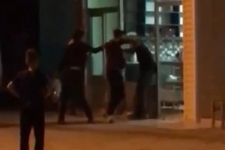 Yaşlı adamı acımasızca d&ouml;vd&uuml;
