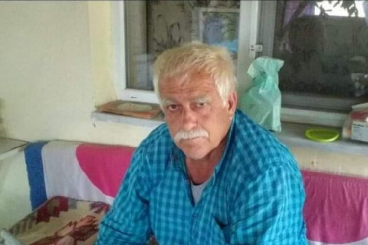 Trakt&ouml;rden d&uuml;şen yaşlı adam sıkıştığı yerde feci şekilde can verdi