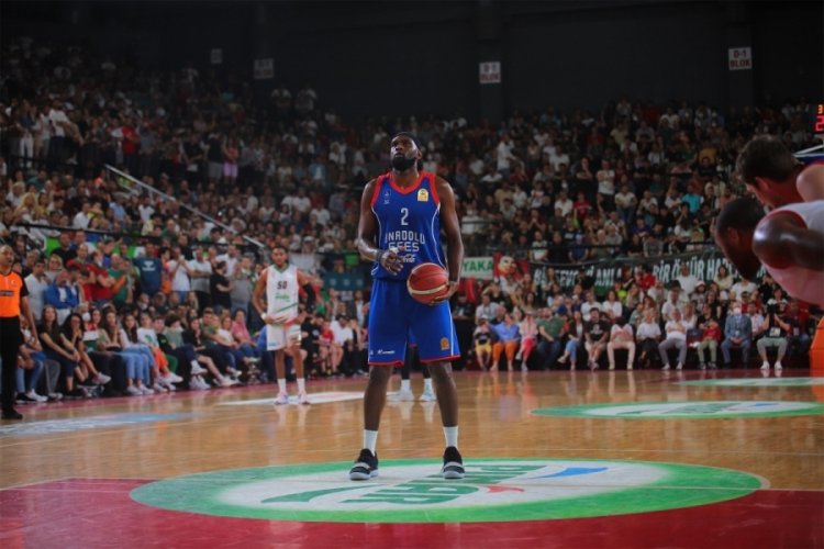 Anadolu Efes'te Chris Singleton ile yollar ayrıldı