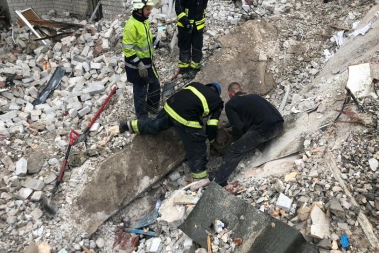 Rusya'nın Donetsk'e d&uuml;zenlediği saldırıda &ouml;l&uuml; sayısı 33 oldu