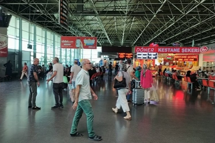 Bursa Otob&uuml;s Terminali'nde d&ouml;n&uuml;ş yoğunluğu (&Ouml;ZEL HABER)