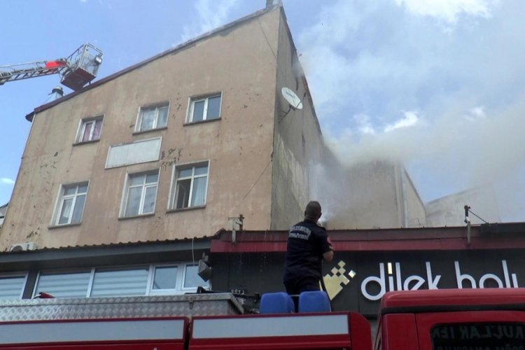 Apartta &ccedil;ıkan yangın korkuttu