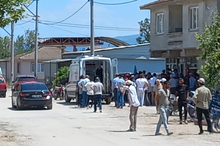 Kahvede oturduğu sırada bı&ccedil;aklı saldırıya uğrayan adam hayatını kaybetti