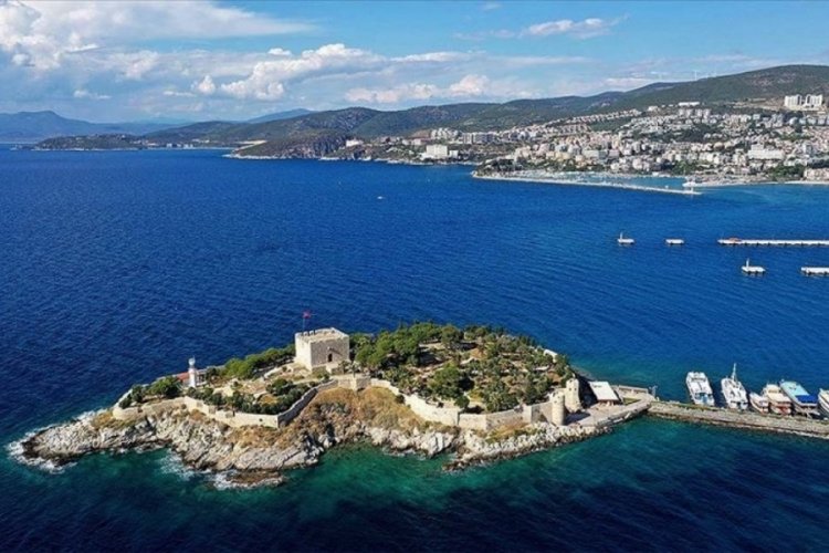 Didim ve Kuşadası turist akınına uğradı
