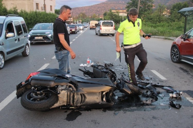 Otomobil ile motosiklet &ccedil;arpıştı: 2 yaralı