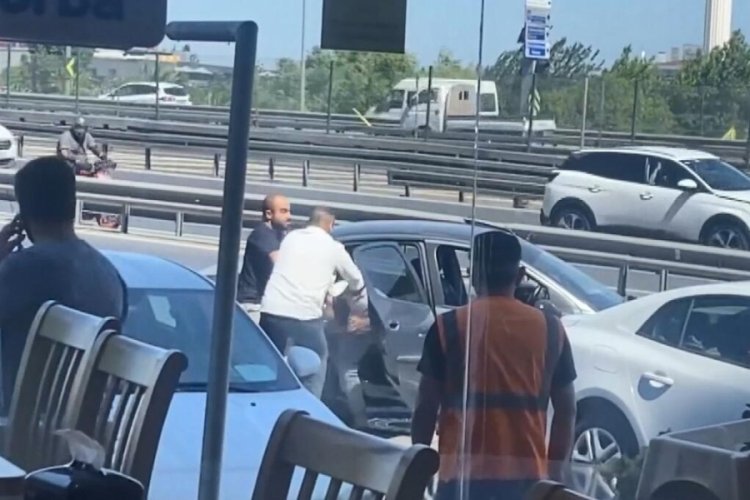 İstanbul K&uuml;&ccedil;&uuml;k&ccedil;ekmece'de skandal: Alacaklılarını darp edip ka&ccedil;ırdılar