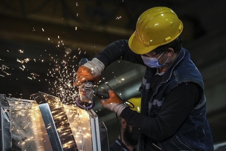 Sanayi &uuml;retimi Mayıs'ta tahminleri aştı