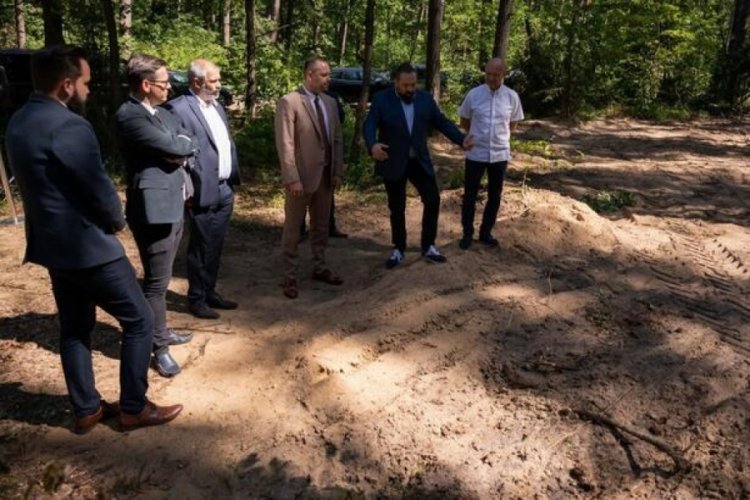 8 bin Nazi kurbanının k&uuml;lleri Polonya'da bulundu