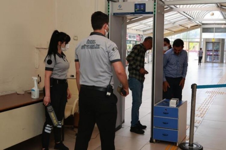Bakan Koca talimatı &uuml;zerine hastanelere 'Kapı G&uuml;venlik Sistemleri' kurulmaya başlandı
