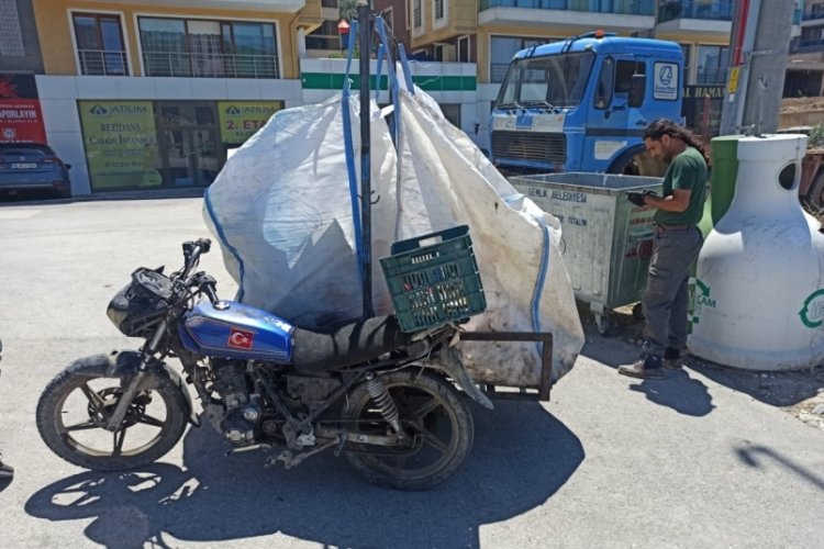Bursa'da ruhsatsız hurda arabaları trafikten men edildi