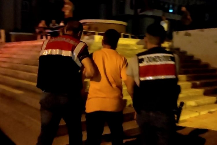 Kendisini komiser olarak tanıtıp silah ticareti yapan ş&uuml;pheli yakalandı