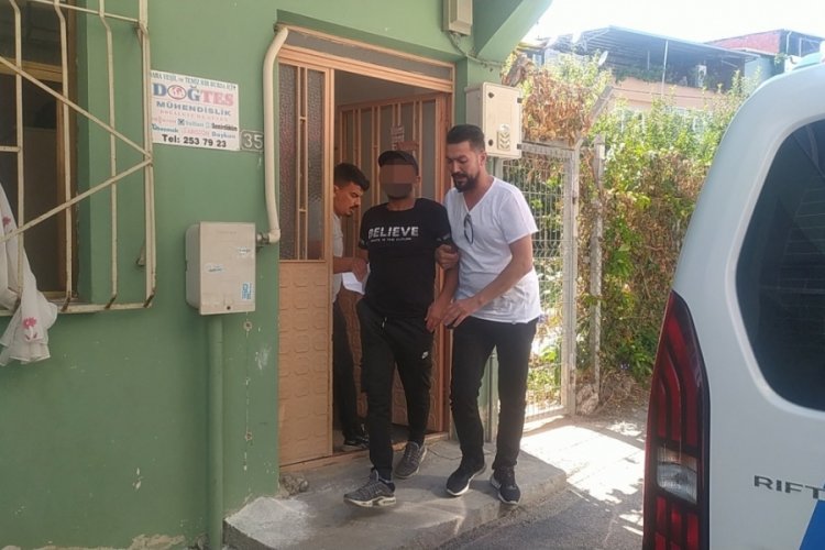 Bursa'da ailesine kızdı, bı&ccedil;akla kendini rehin aldı