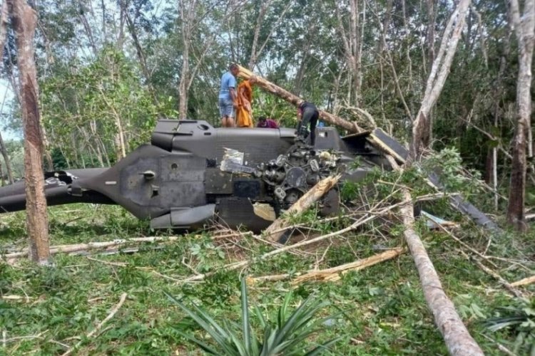 Tayland'da askeri helikopter ormanlık alana d&uuml;şt&uuml;