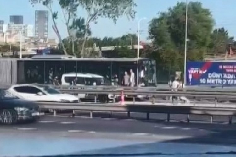 İstanbul'da yolcuların sıkışıklık kavgası