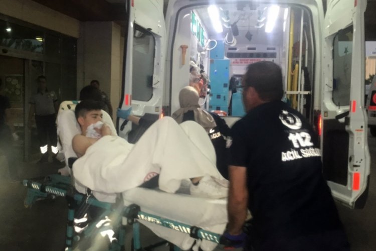 Karaman'da 17 yaşındaki &ccedil;ocuk, akrabasını &ccedil;enesinden vurdu
