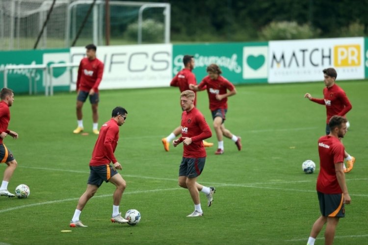 Galatasaray, g&uuml;n&uuml; &ccedil;ift antrenmanla tamamladı