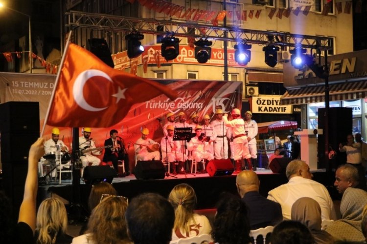 15 Temmuz Demokrasi ve Milli Birlik G&uuml;n&uuml;'nde 'Madenci Korosu' konser verdi