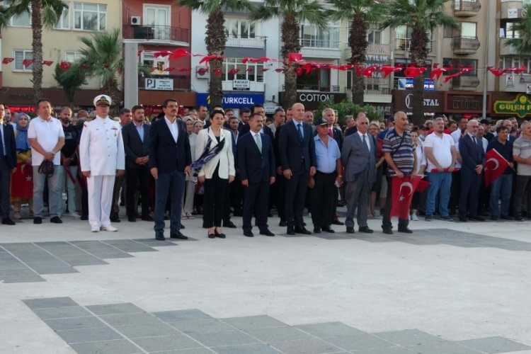 &Ccedil;anakkale'de '15 Temmuz Demokrasi ve Milli Birlik G&uuml;n&uuml;' anıldı