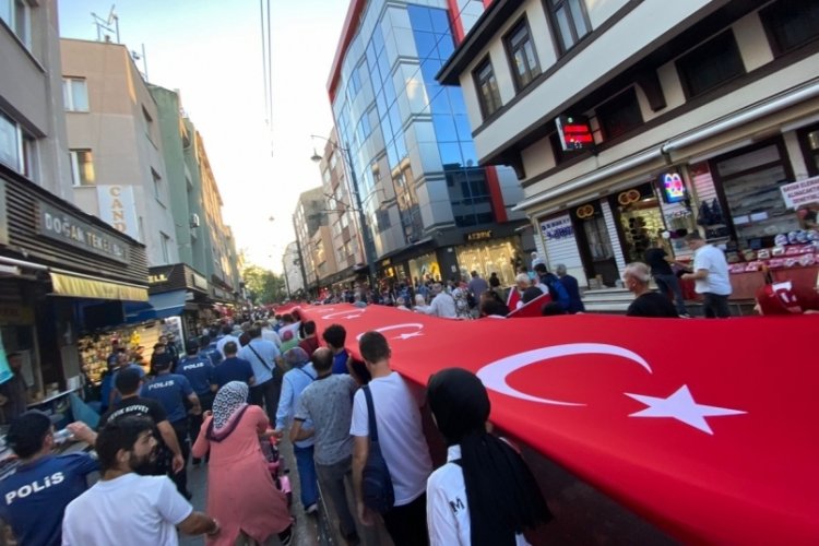 Bursalılara "15 Temmuz darbe girişimi hakkında duygu ve d&uuml;ş&uuml;nceleriniz nedir?" sorusunu sorduk (&Ouml;ZEL HABER)
