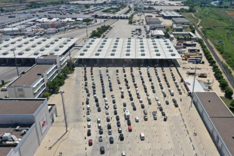 Kapıkule'de gurbet&ccedil;i yoğunluğu yaşanıyor
